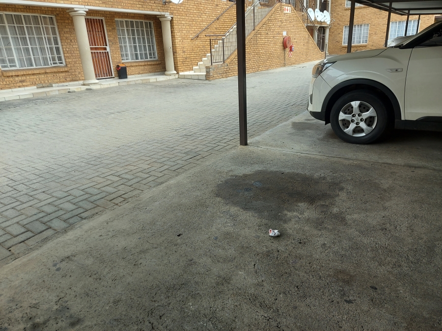 2 Bedroom Property for Sale in Rustenburg Central North West